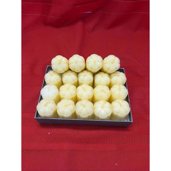 19 Votives Candles NWB - Picture 1 of 4